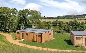 Swanborough Lakes Luxury Lodges